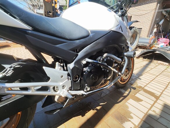 2010 Suzuki GSR 600, белый, 450000 рублей - вид 4