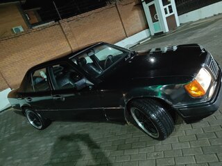 1992 Mercedes-Benz W124 220, чёрный, 450000 рублей, вид 1