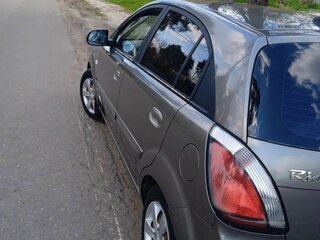 2010 Kia Rio II Рестайлинг, серый, 650000 рублей, вид 3