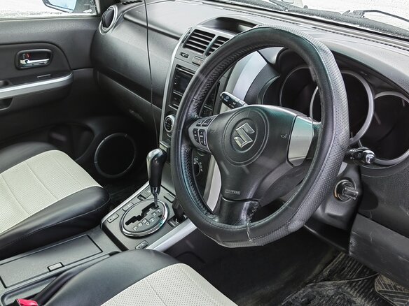 2005 Suzuki Escudo III, белый - вид 9
