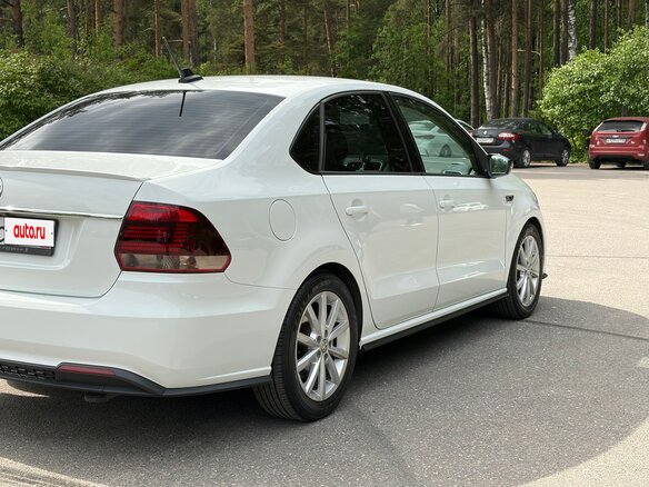 2018 Volkswagen Polo V Рестайлинг, белый, 1099000 рублей - вид 5