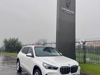 2023 BMW X1 Long 20Li sDrive III (U11/U12), белый, 2800000 рублей, вид 3