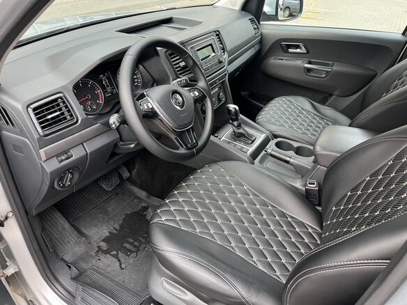 2017 Volkswagen Amarok I Рестайлинг, серебристый, 2590000 рублей - вид 8