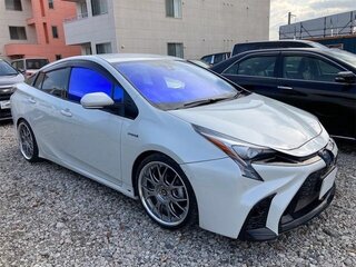 2022 Toyota Prius IV Рестайлинг (XW50), белый, 1487000 рублей, вид 1