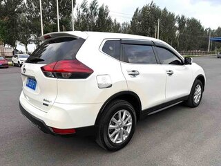 2022 Nissan X-Trail III Рестайлинг, белый, 1700000 рублей, вид 4