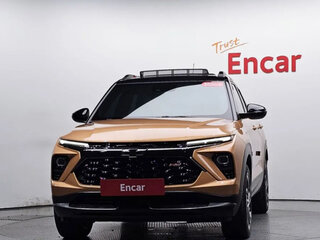 2023 Chevrolet TrailBlazer III Рестайлинг, коричневый, 1357000 рублей, вид 2