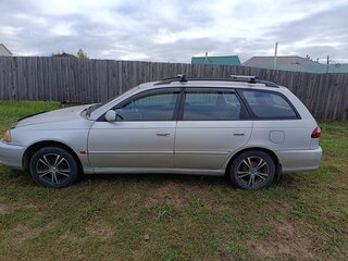 2000 Toyota Caldina II Рестайлинг, серебристый, 470000 рублей, вид 2