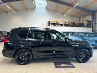 2026 BMW X7 40d I (G07) Рестайлинг, чёрный, 17990000 рублей, вид 4