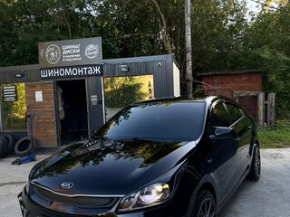2017 Kia Rio IV, чёрный, 1350000 рублей, вид 3