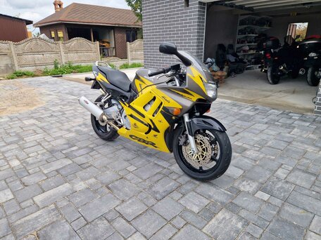 1997 Honda CBR 600F, жёлтый, 300000 рублей, вид 1