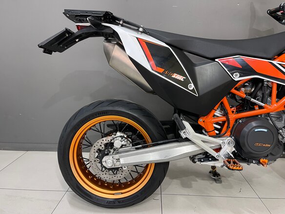 2017 KTM 690 SMC R, белый, 750000 рублей - вид 19