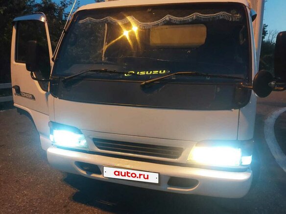 1996 Isuzu Elf (N-series), белый, 1000000 рублей