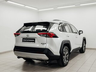 2025 Toyota RAV4 V (XA50), белый, 4490000 рублей, вид 5
