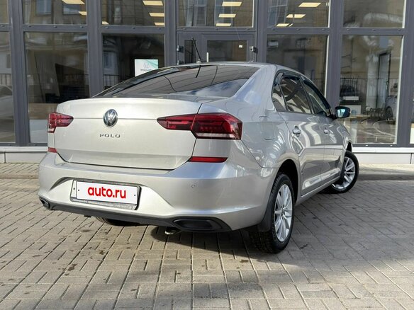 2022 Volkswagen Polo VI, серебристый, 1710000 рублей - вид 3