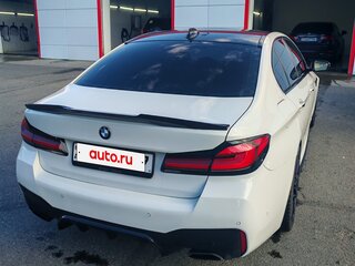 2018 BMW 5 серии 540i VII (G30/G31/G38), белый, 3000000 рублей, вид 3