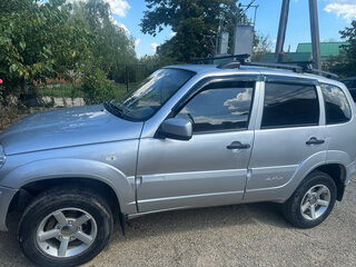 2013 Chevrolet Niva I Рестайлинг, серебристый, 500000 рублей, вид 4