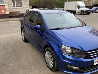 2018 Volkswagen Polo V Рестайлинг, синий, 730000 рублей, вид 2