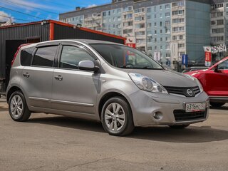 2011 Nissan Note I Рестайлинг, серебристый, 799000 рублей, вид 4