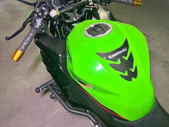2021 Kawasaki Ninja 400, зелёный - вид 37