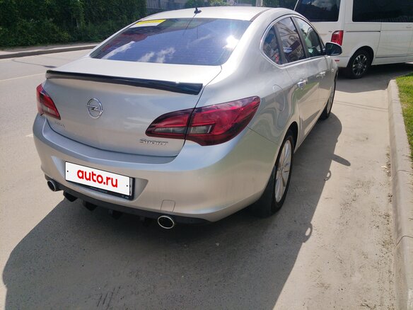 2012 Opel Astra J Рестайлинг, серебристый, 1100000 рублей - вид 3