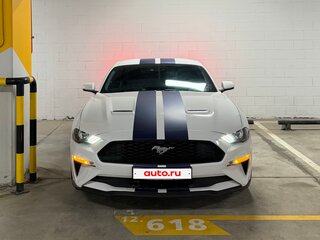 2018 Ford Mustang VI Рестайлинг, белый, 3600000 рублей, вид 2