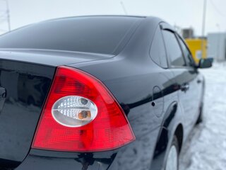 2011 Ford Focus II Рестайлинг, чёрный, 649000 рублей, вид 4
