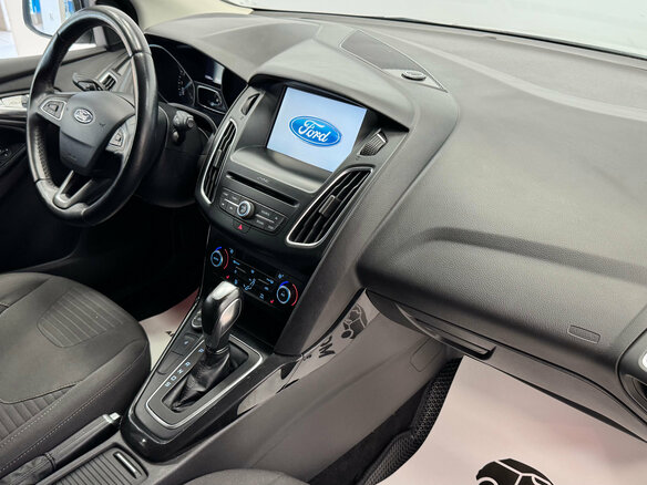 2017 Ford Focus III Рестайлинг, белый, 1150000 рублей - вид 14