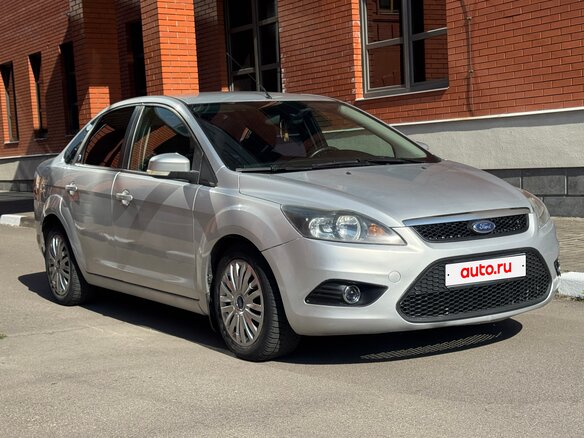 2008 Ford Focus II Рестайлинг, серебристый - вид 1