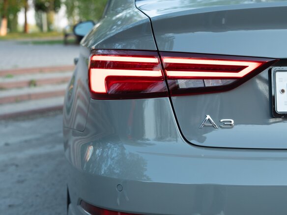 2020 Audi A3 III (8V) Рестайлинг, серый, 2750000 рублей - вид 5