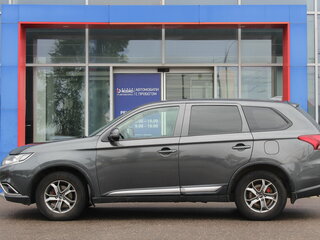 2017 Mitsubishi Outlander III Рестайлинг 2, серый, 1550000 рублей, вид 2