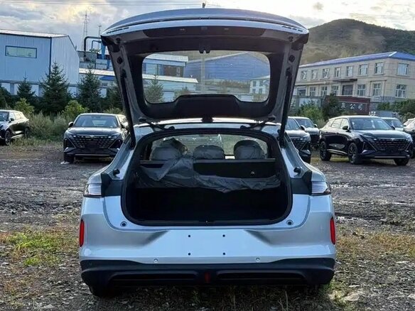 2026 Changan Qiyuan A06 51.48 kWh, серебристый - вид 14