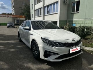 2020 Kia Optima IV Рестайлинг, белый, 2100000 рублей, вид 4