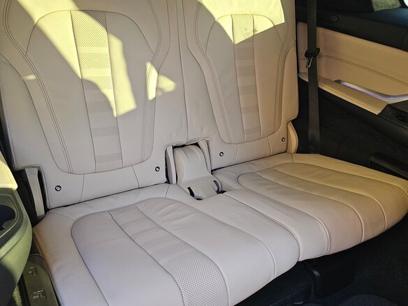 2020 BMW X7 40i I (G07), чёрный, 7500000 рублей - вид 16