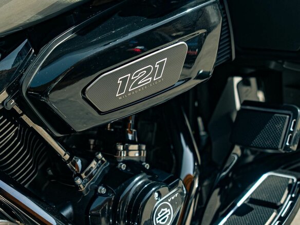 2023 Harley-Davidson CVO Road Glide, серебристый, 5850000 рублей - вид 22