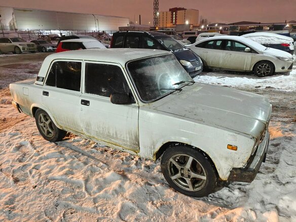 2007 Lada (ВАЗ) 2107, белый, 120000 рублей - вид 2