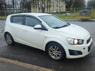 2014 Chevrolet Aveo II, белый, 650000 рублей, вид 4