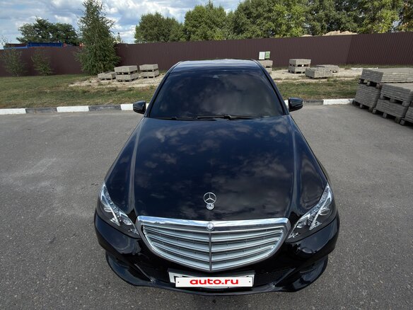 2015 Mercedes-Benz E-Класс 200 IV (W212, S212, C207) Рестайлинг, чёрный - вид 1