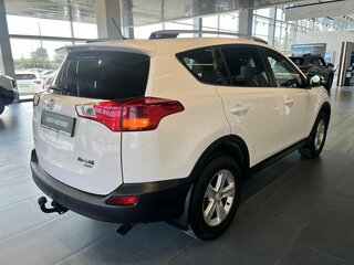 2014 Toyota RAV4 IV (XA40), белый, 1895000 рублей, вид 3