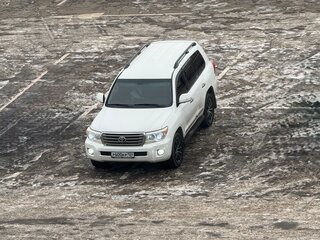 2012 Toyota Land Cruiser 200 Series Рестайлинг 1, белый, 4150000 рублей, вид 3