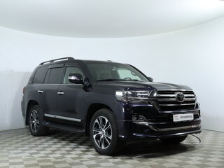 2019 Toyota Land Cruiser 200 Series Рестайлинг 2, чёрный, 8237900 рублей, вид 3