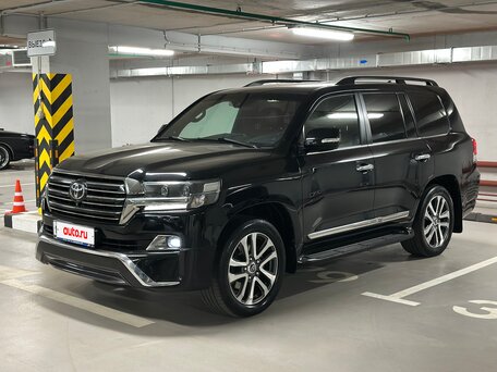 2015 Toyota Land Cruiser 200 Series Рестайлинг 2, чёрный, 6250000 рублей, вид 1