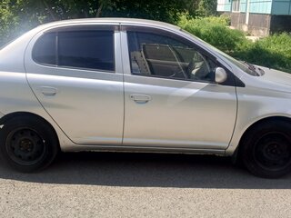2005 Toyota Platz, серебристый, 400000 рублей, вид 2