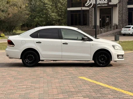 2018 Volkswagen Polo V Рестайлинг, белый, 630000 рублей, вид 5