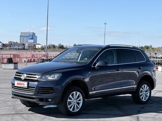 2014 Volkswagen Touareg II, синий, 1800000 рублей, вид 2