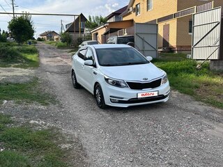 2016 Kia Rio III Рестайлинг, белый, 850000 рублей, вид 5