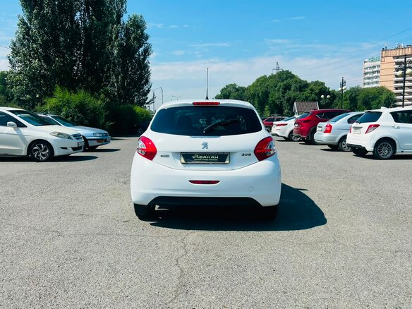 2013 Peugeot 208 I, белый, 449000 рублей - вид 7