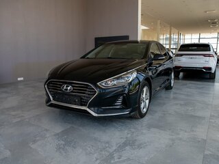 2018 Hyundai Sonata VII (LF) Рестайлинг, чёрный, 2300000 рублей, вид 3