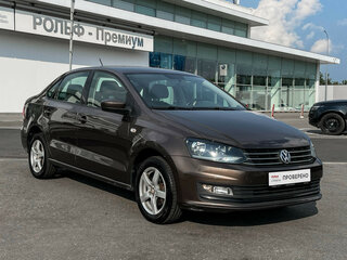 2015 Volkswagen Polo V Рестайлинг, коричневый, 957000 рублей, вид 3