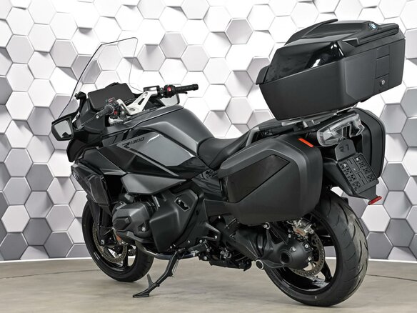2025 BMW R 1300 RT, чёрный, 2949000 рублей - вид 7