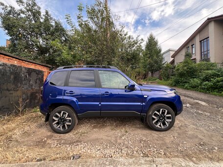 2026 Lada (ВАЗ) Niva Travel I Рестайлинг, синий, 1700000 рублей, вид 4